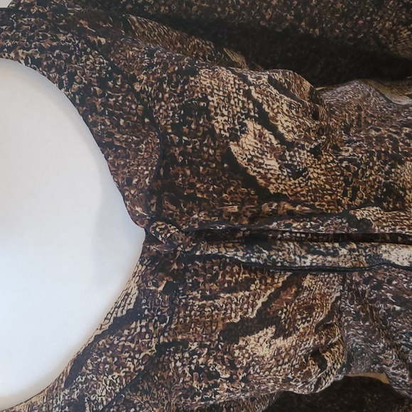 Fashion Bug flowing reptile print top - Picture 2 of 9